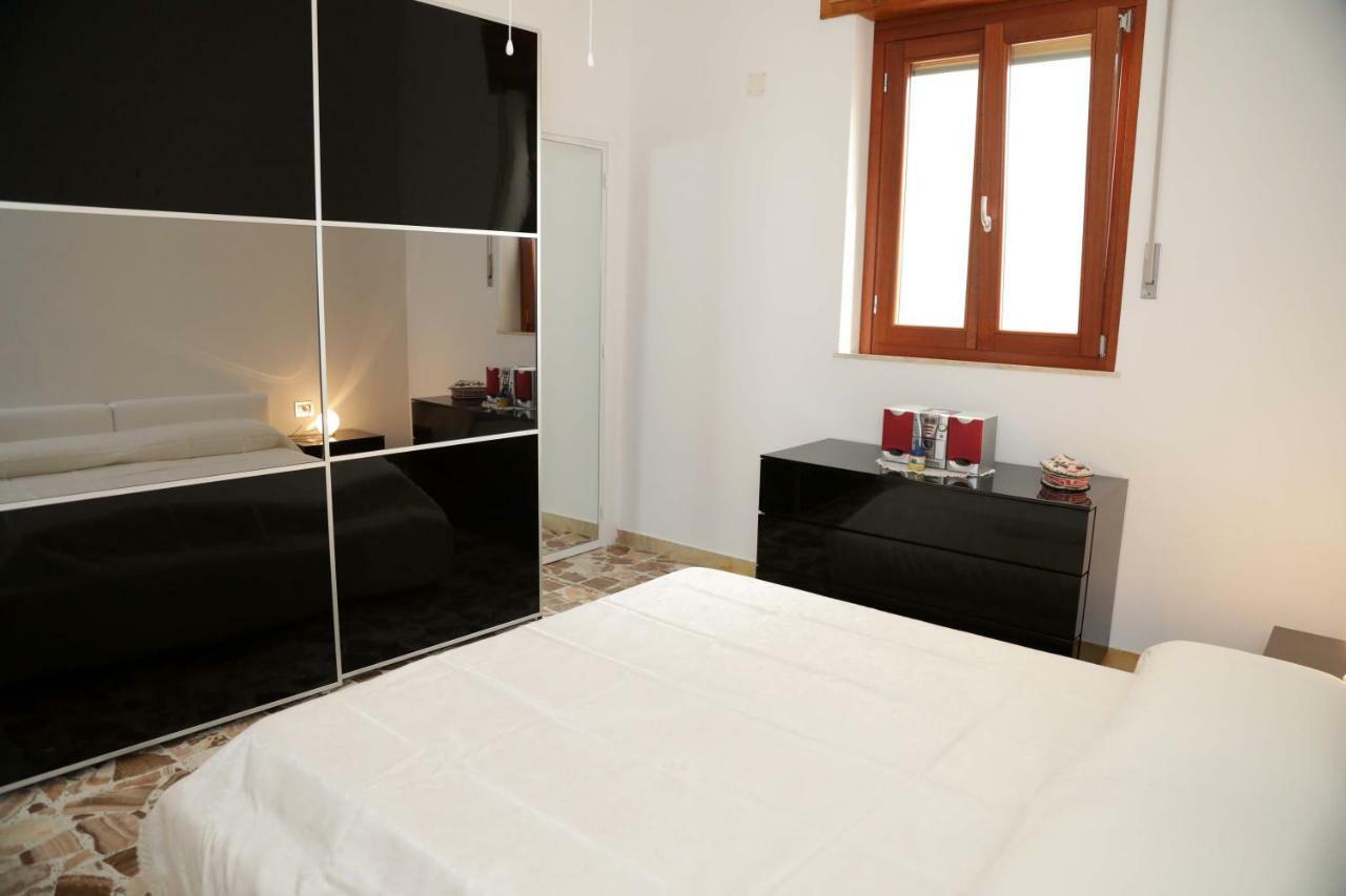 Luxury Apt Apartamento Calasetta Exterior foto