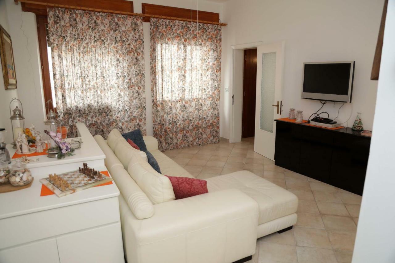 Luxury Apt Apartamento Calasetta Exterior foto
