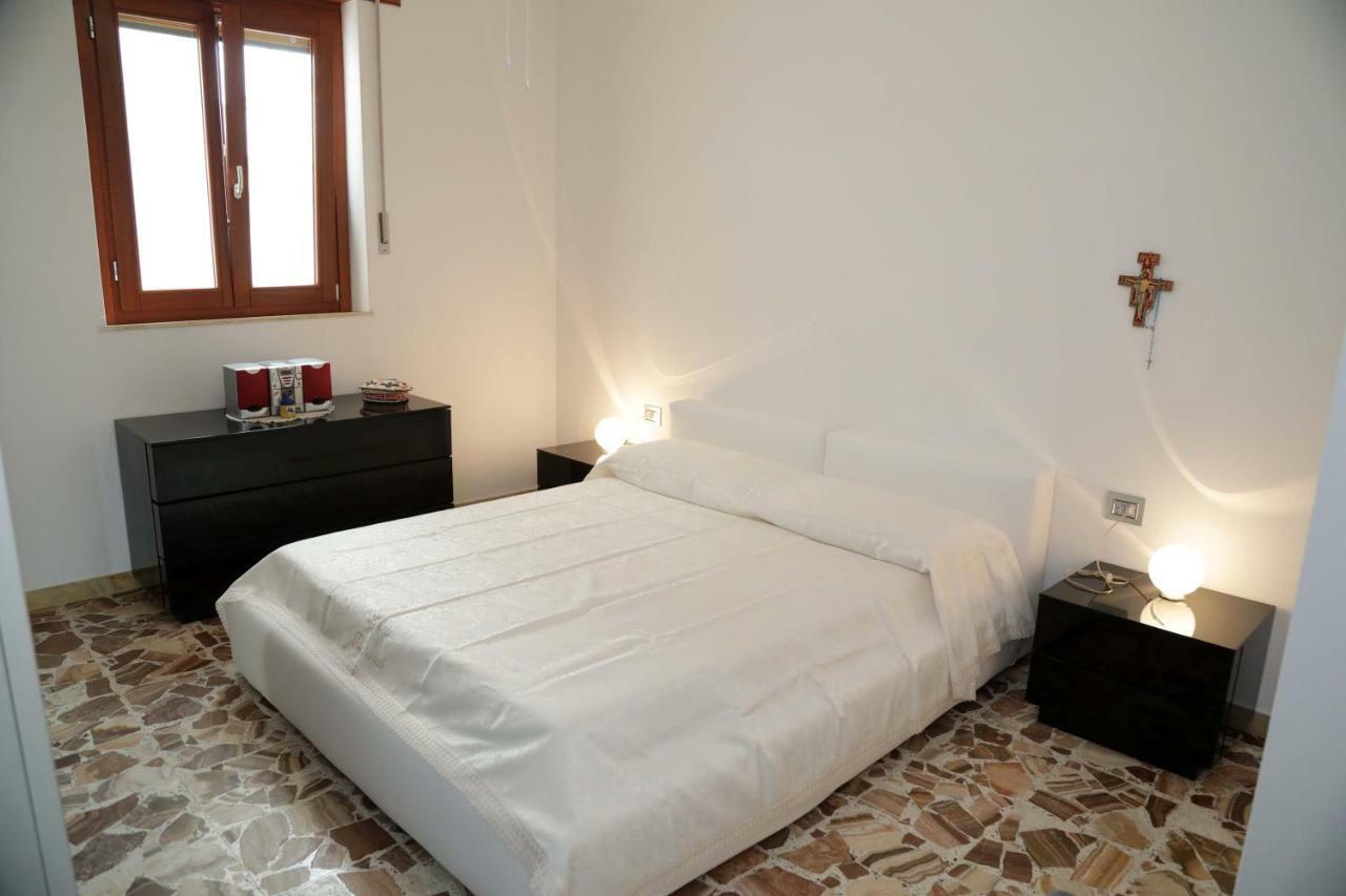 Luxury Apt Apartamento Calasetta Exterior foto